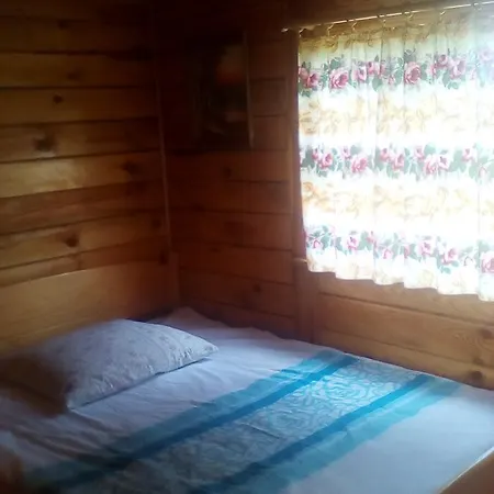 Drewniany Na Skraju Mikolajek بيت خشبي